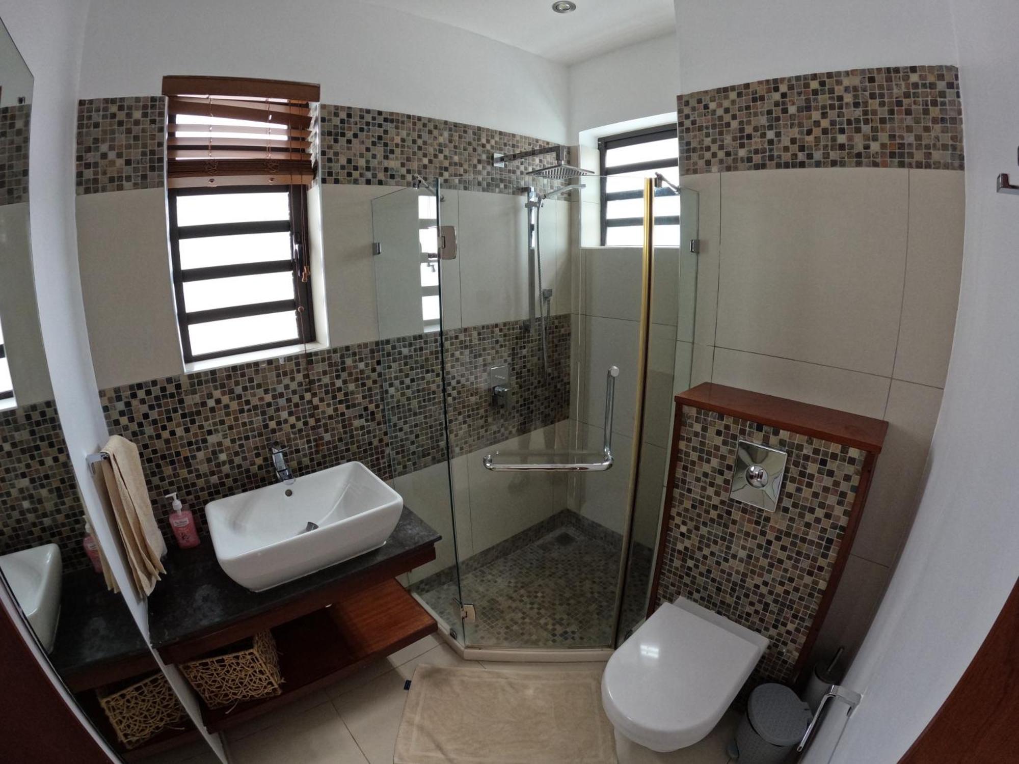 Olana Blue - Beachfront Apartment Rivière Noire Екстериор снимка